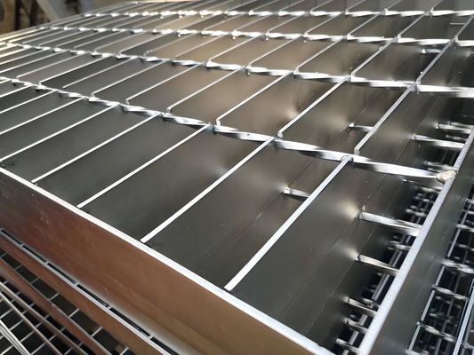 Welded Serrated Bar Walkway Heavy Duty Galvanized Steel Grating