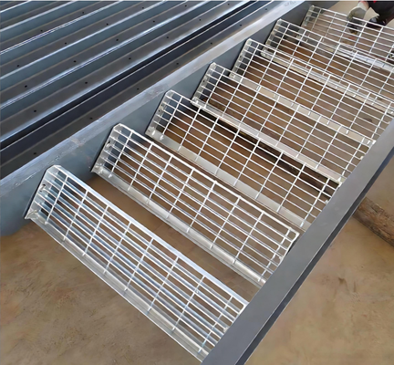 Slip Resistant Galvanized Steel Grating Stair Tread Panel with 25x5mm Bearing Bars and Hot Dip Galvanized Surface