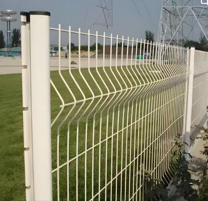 1.8M Pvc Kaplı V Eğimli Eğimli Tel Ağı Çit Bahçe Açık 3D Çit Şeftali Şekilli Postla