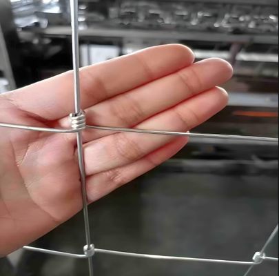 Hayvan kontrolü için ağır yüklü 1.5M*100M Sabit Düğümlü Galvanizli Metal Hayvanlık Çit Ağı